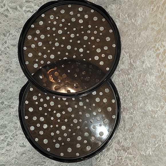 Pampered Chef: Microwave Chip Maker - Picture 3 of 6